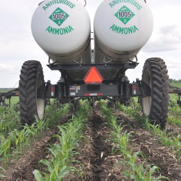 резервуары для удобрений заднего вида